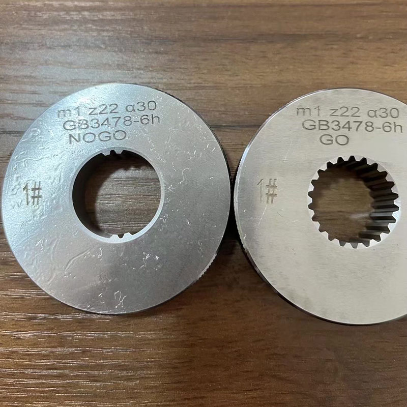 Faitau atili e uiga i le spline gauge