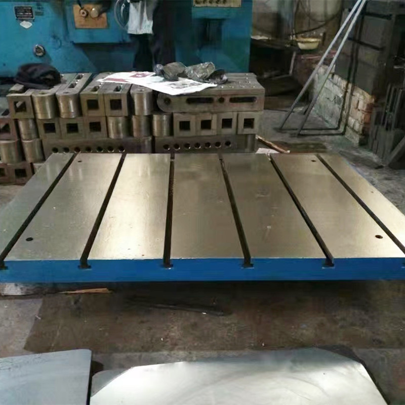 Faitau atili e uiga i le Steel Fabriction Table